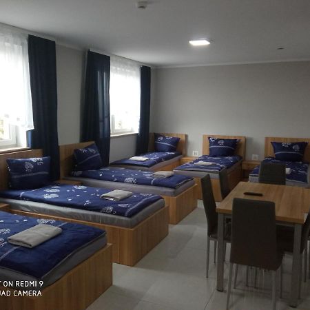 Hostel Czerwony Szafir Grodzisk Grodzisk Mazowiecki Exterior foto