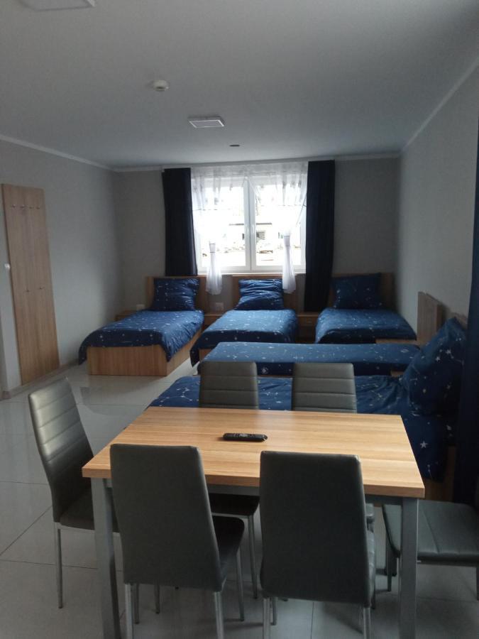 Hostel Czerwony Szafir Grodzisk Grodzisk Mazowiecki Exterior foto