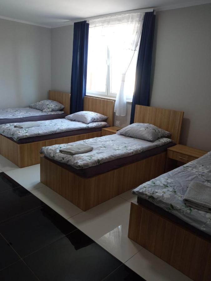 Hostel Czerwony Szafir Grodzisk Grodzisk Mazowiecki Exterior foto