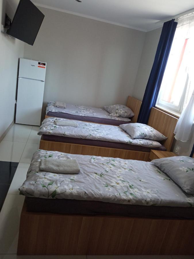 Hostel Czerwony Szafir Grodzisk Grodzisk Mazowiecki Exterior foto